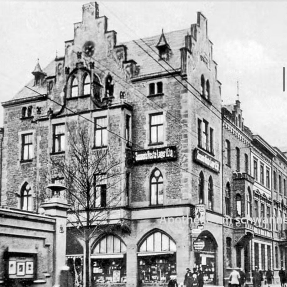 apotheke-am-schwanneck-aussenansicht-historisch